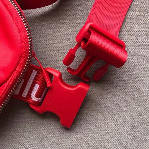 Lululemon Red logo educator everywhere bag strap - Picture 8 of 9